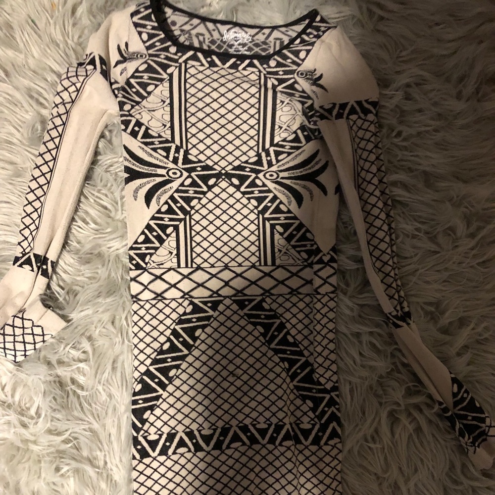 Gently worn super cute fitted dress!